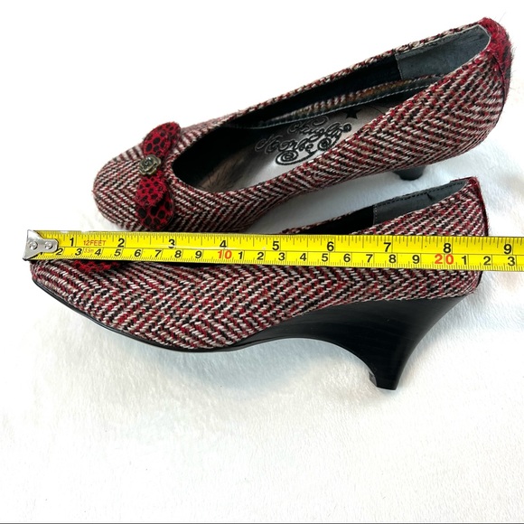 Naughty Monkey Red Nip Tuck Wedge Pump Size 6 - Picture 12 of 14